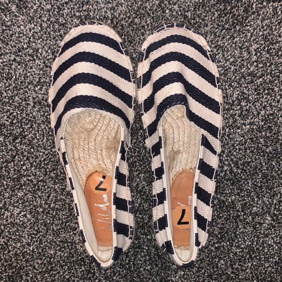 Summer strippy shoes! - Picture 1 of 3